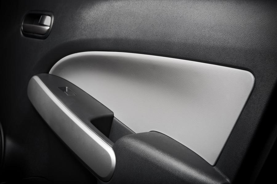  Mazda2 2010 года  (фото 96 из 183)